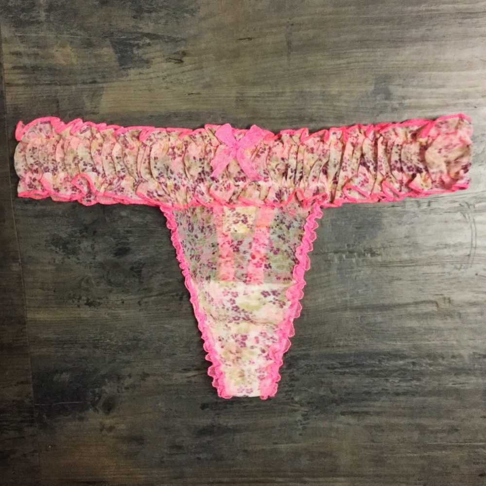 NWT Victoria’s Secret Ruffle Thong